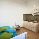 Regina شقة أوترانتو
